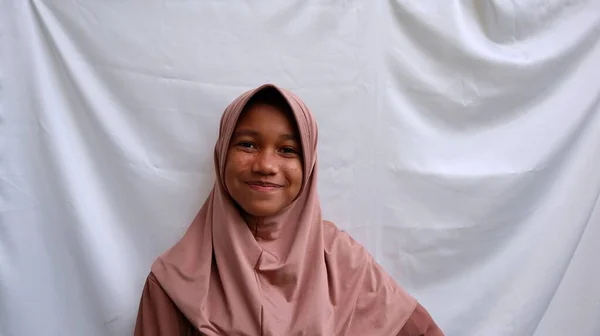 Мусульманские Девочки Подростки Улыбками Счастьем — стоковое фото