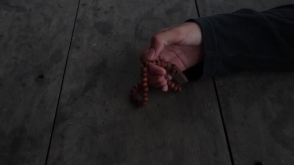 Asiático Muçulmano Jovens Mulheres Usam Tasbih Para Lembrança Oração — Vídeo de Stock