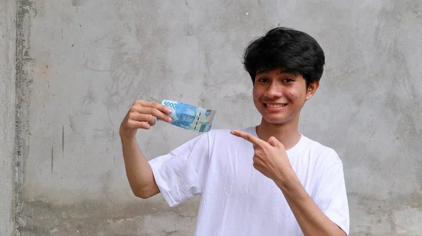 Les Hommes Asiatiques Sont Effet Argent Indonésien 000 Roupiah — Photo