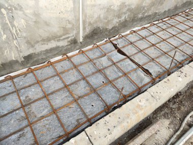 installation of wiremesh iron for casting floors in landscape or external areas.