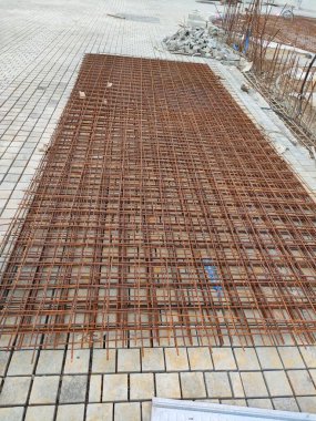 wiremesh iron piles, for ironing work on construction projects.