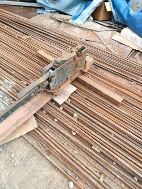 iron cutting tools, for ironing work on construction projects.