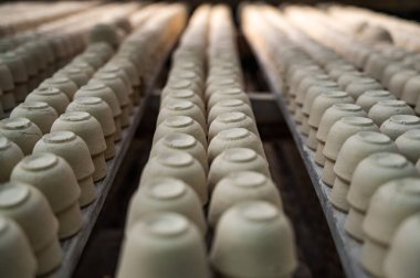 Tayland 'da küçük seramik kaseler..