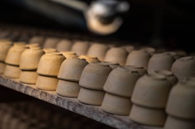 Tayland 'da küçük seramik kaseler..