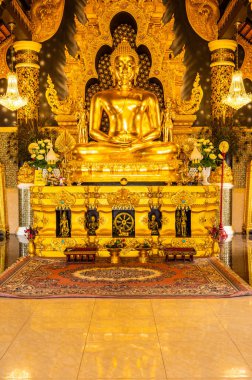 Phra 'daki güzel Buda heykeli Doi Phra Chan tapınağı, Lampang vilayeti.