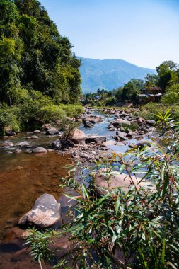 Tayland 'ın boklua bölgesindeki Mang nehrinin manzarası.