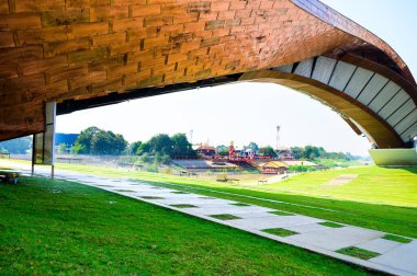 Chao Phraya Nehri 'nin Nakhon Sawan Eyaleti, Tayland' daki modern sembolik binası..