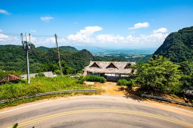 Doi Pha Mee Dağı Yolu, Chiang Rai ili..