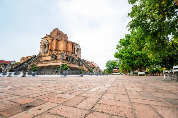 Ancient Pagoda Chedi Luang Varavihara Temple Chiang Mai Province —  Fotos de Stock