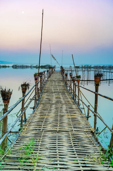 Small Wooden Bridge Soft Water Kwan Phayao Lake Thailand —  Fotos de Stock