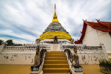 Tayland, Wat Laung tapınağındaki beyaz pagoda.