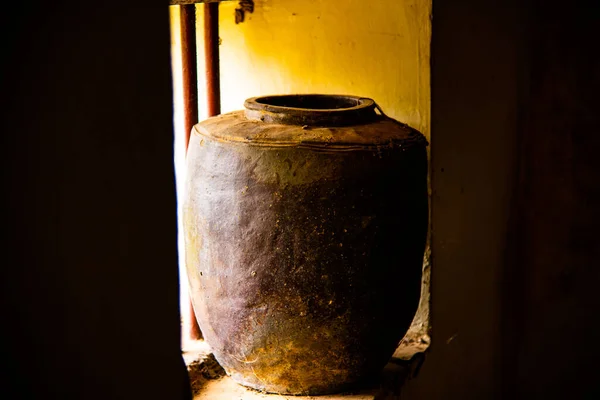 Αρχαίο Βάζο Ελαφρύ Πλαίσιο Ταϊλάνδη — Φωτογραφία Αρχείου