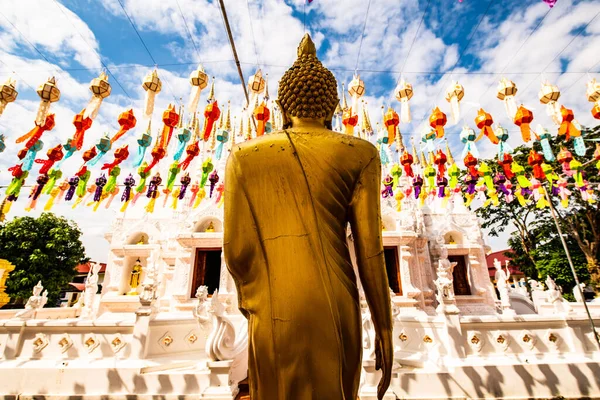 Όρθιος Βούδας Στο Ναό Pong Sunan Ταϊλάνδη — Φωτογραφία Αρχείου