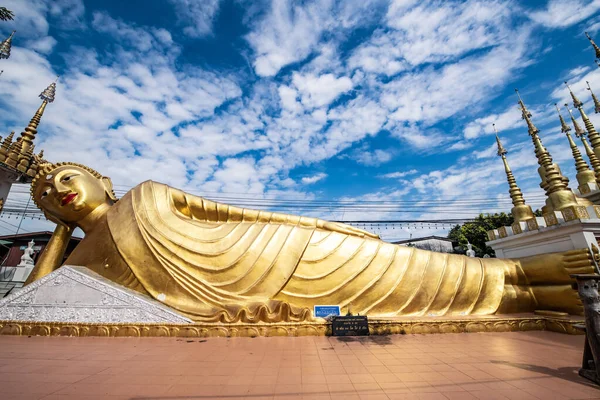 Estatua Buda Reclinada Templo Pong Sunan Tailandia —  Fotos de Stock