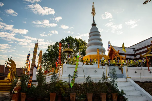Weiße Pagode Phrathat Doi Leng Tempel Thailand — Stockfoto
