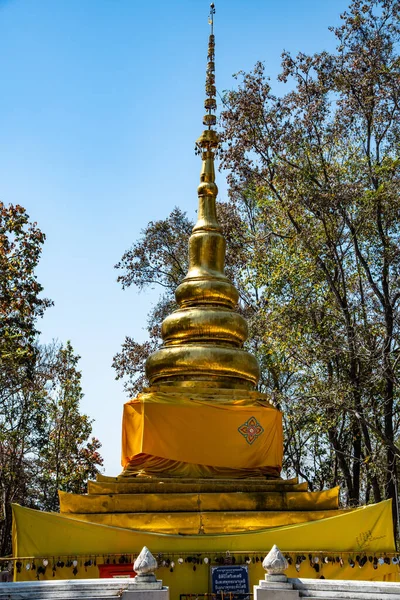 Золотая Пагода Пхра Чом Чаенг Районе Пуа Таиланд — стоковое фото