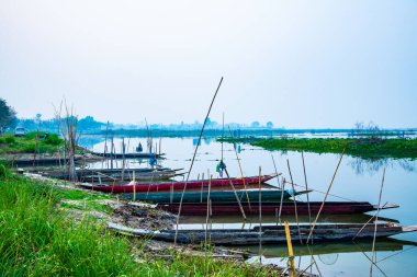 Kwan Phayao Gölü, Tayland 'da balıkçı teknesi.