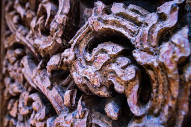 Donsak Tapınağı, Uttaradit 'te antik ahşap oymacılığı,