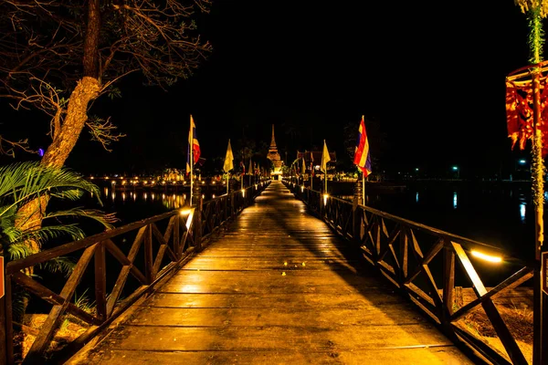 Drewniany Most Starożytną Pagodą Świątyni Tra Phang Thong Tajlandia — Zdjęcie stockowe