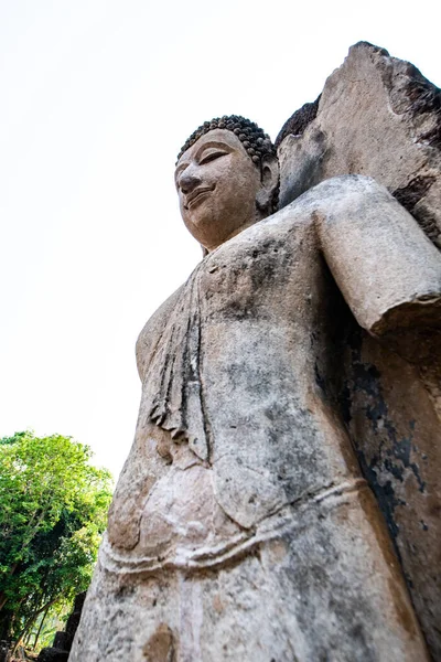 Gamle Buddha Statue Phra Ratana Mahathat Chaliang Tempel Thailand - Stock-foto