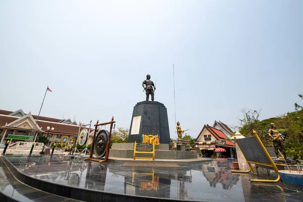 Uttaradit Thailand Abril 2019 Monumento Phraya Pichai Dab Hak Frente — Fotografia de Stock