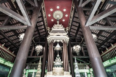 CHIANG RAI, THAILAND - 11 Ekim 2019: Phra Kaew ilindeki Zümrüt Buda.