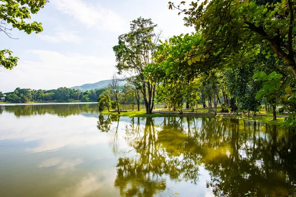泰国清迈大学昂考水库 — 图库照片