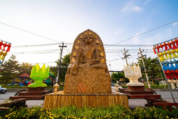 Small Road Phra Hariphunchai Temple Lamphun Province — ストック写真
