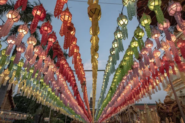 Lamphun Lantern Festival Phra Hariphunchai Temple Lamphun Province — Stockfoto