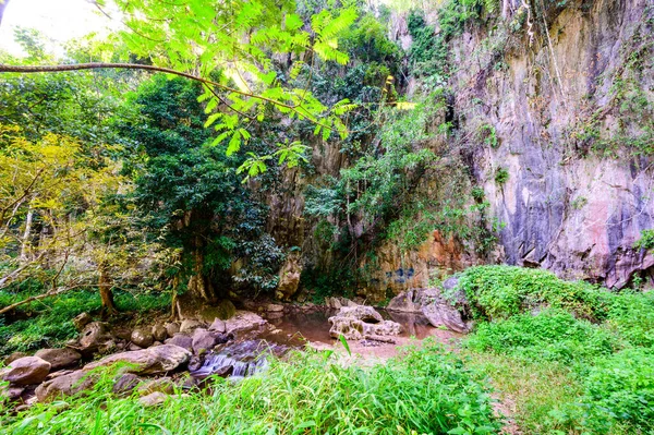 Pequeno Córrego Frente Caverna Pha Kong Província Chiang Rai — Fotografia de Stock