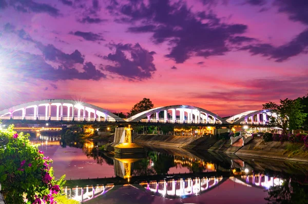 Ratsadaphisek Bridge Wang River Night Lampang Province — Stockfoto