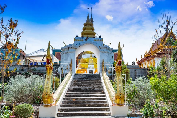 泰国兰榜省的Phrathat San Don寺庙 — 图库照片