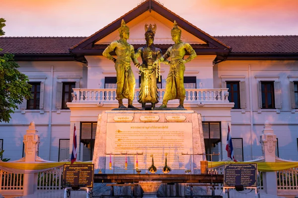 Chiang Mai Thailand April 2020 Three Kings Monument Evening Thailand —  Fotos de Stock
