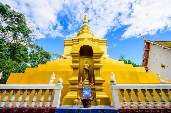 Phayao Thailand November 2020 Golden Pagoda Wat Phrathat Phu Khwang — Stockfoto
