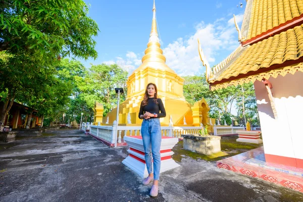 Таиландская Женщина Турист Образованием Phrathat Phu Khwang Провинция Пхаяо — стоковое фото