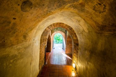 Umong Tapınağı 'nın antik tüneli, Tayland.