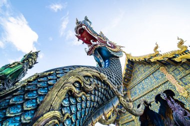 Tayland 'ın Chiang Rai bölgesindeki Rong Sua 10 tapınağı..