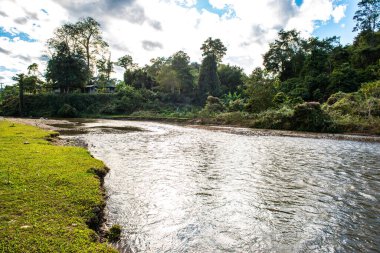 Mueang Khong bölgesindeki nehir, Tayland.