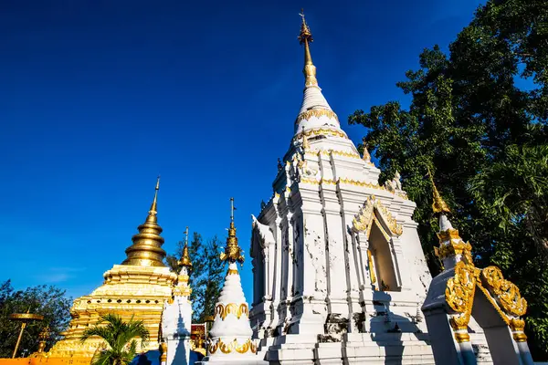 泰国清迈省Phra Chom Thong Worawihan寺庙 — 图库照片
