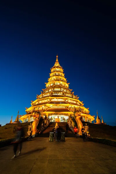 stock image Beautiful Chinese pagoda in the night at Hyuaplakang temple, Thailand.