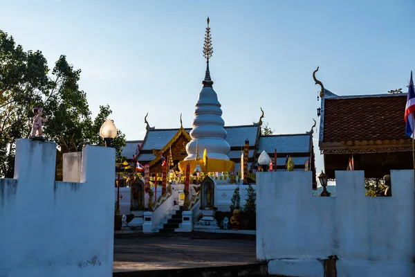 White Pagoda Phrathat Doi Leng Temple Thailand — 스톡 사진