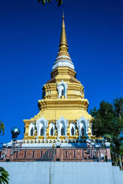 Golden Pagoda Wat Pra Chao Luang Mon Phrachao Lai View — Foto Stock