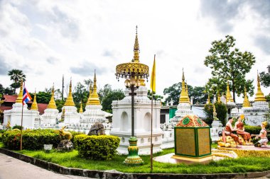 Tayland 'ın Lampang bölgesindeki Chedi Sao Lang tapınağı..