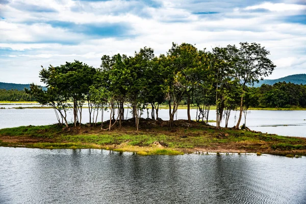 タイのメープーム貯水池の風景 — ストック写真