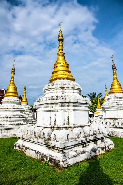 Chedi Sao Langin Temppeli Lampangin Maakunnassa Thaimaassa — kuvapankkivalokuva