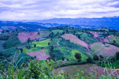 Tayland 'ın Phayao eyaletindeki dağ manzarası.