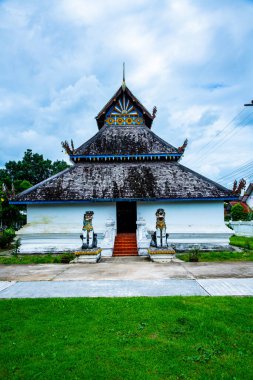 Ban Ton Laeng tapınağının Lanna tarzı kilisesi, Tayland.