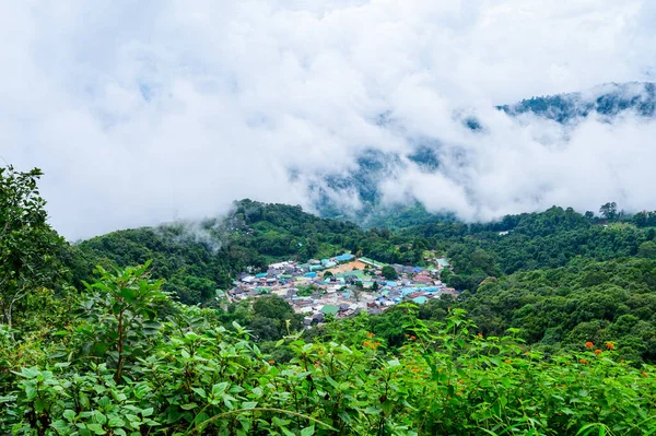 Деревня Племени Монг Хилл Видом Горы Национальном Парке Дои Сутхэп — стоковое фото