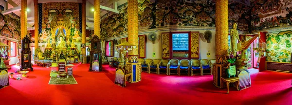 2020年11月4日 南省のSiモンゴル寺にある美しいタイ式教会の白い仏像のパノラマビュー — ストック写真