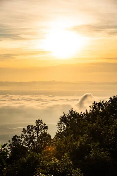 Chiang Mai şehri, sabah gökyüzü, Tayland.